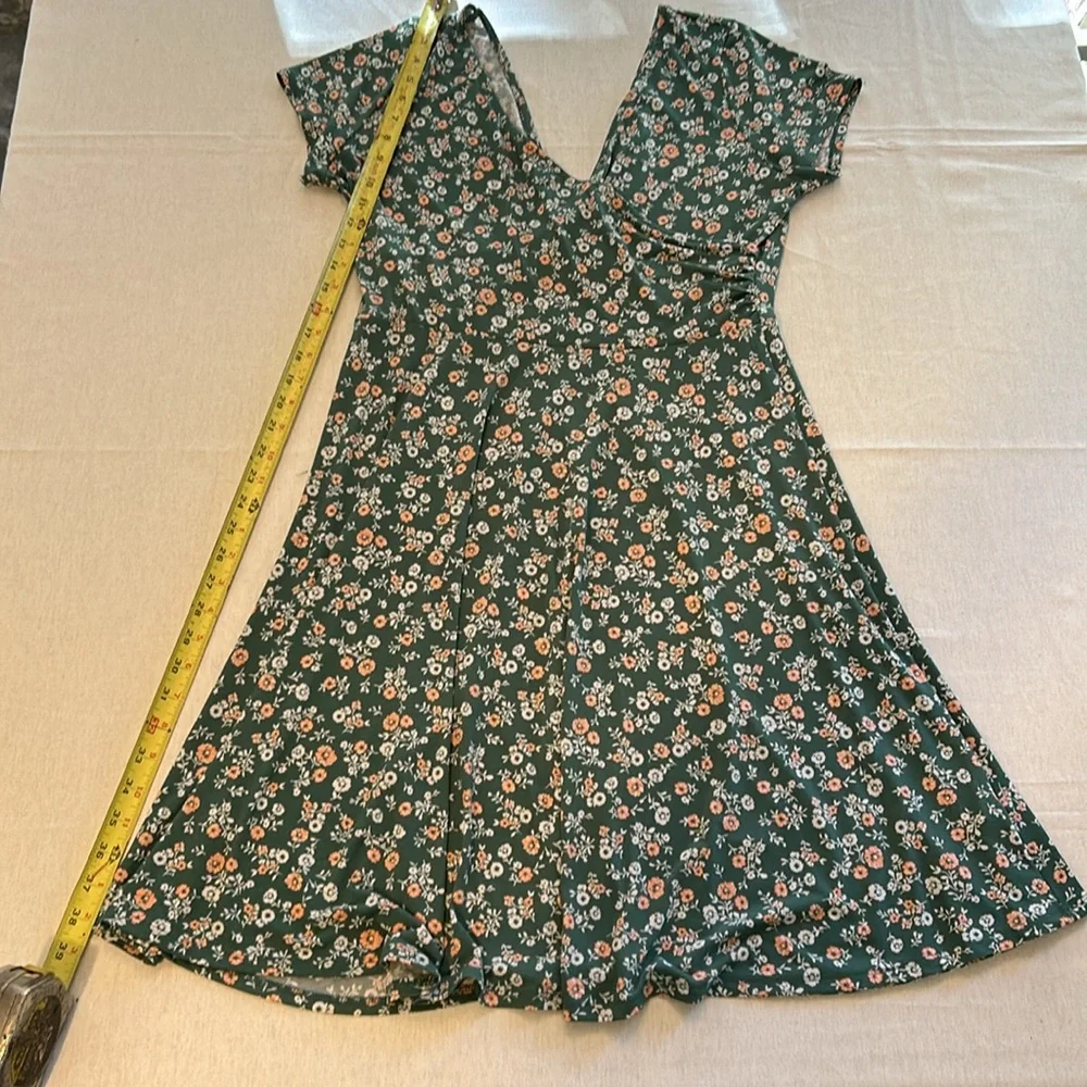 Kaileigh Green Floral Fit-and-Flare Dress - Picture 2 of 4